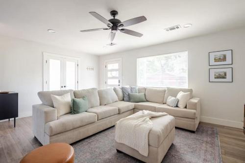 Remodeled 4BR 2BA Steps from Georgetown Square