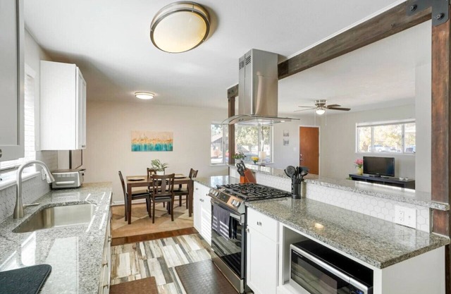 Remodeled! By Park and Lake, Dog Friendly