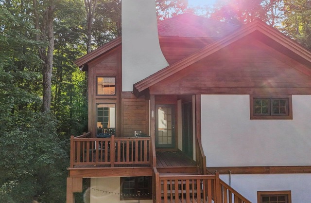 Remodeled | Game Room | gas Fireplace | Walking Distance to the Slopes!