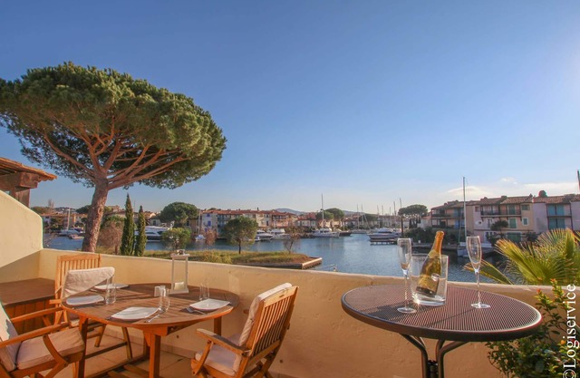 Renovated 2 bedrooms flat et 14 m mooring