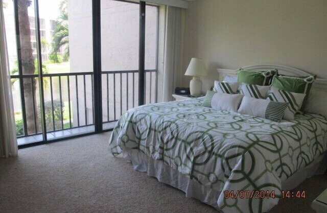 Renovated, 2 + BR+Den/2 Bath Condo/Gulf View, R202 GREAT REVIEWS/Sundial East