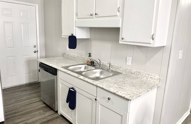 Renovated 2BR By MSU, Downtown & Restaurants