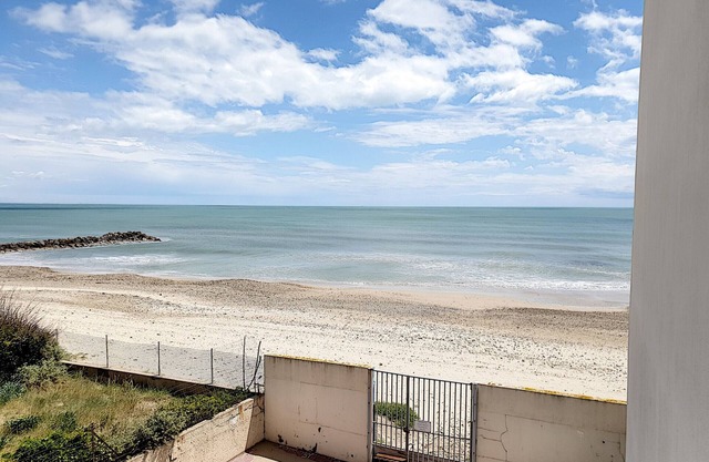 Renovated 2BR for 6 with parking near beach - Palavas