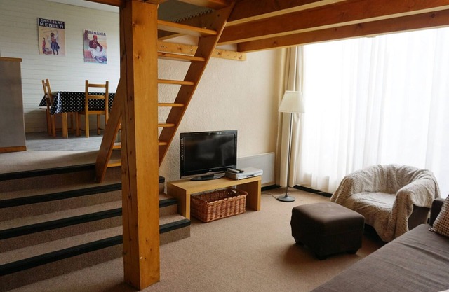 Renovated apartment for 9, near slopes, equipped kitchen, linen included in winter