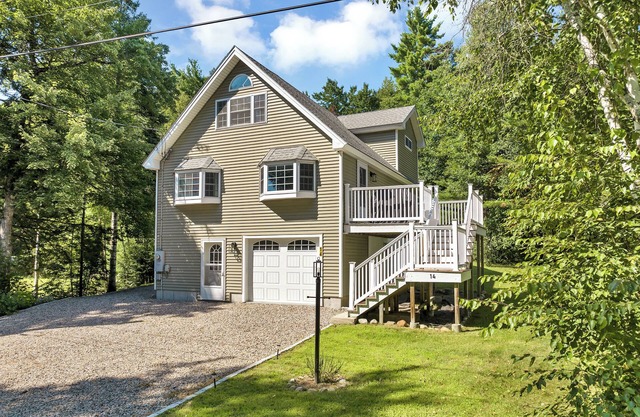 Renovated Balmoral Winnipesaukee Sleeps 8 Pet Friendly