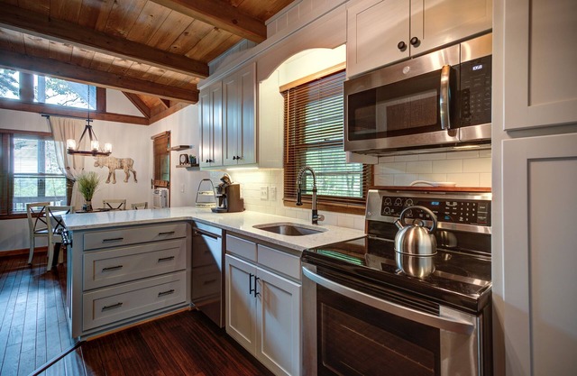 🏔 Renovated, Lake Access & Close to West Jefferson