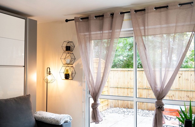 Renovated studio with terrace, 500 meters from the center and shops