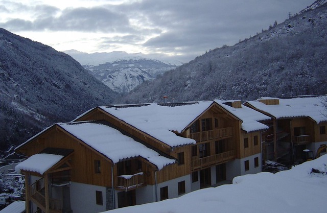 Rent rent Appart 26 M2 4P Ski Orelle 3 Valleys residence 3 * Pool and SPA free