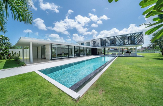 Rent Your Own Luxury Villa with 6 Bedrooms, Bali Villa 2203
