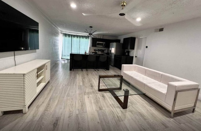 Rental Apartment | 2 BR, pet friendly with 3 beds