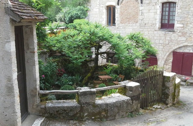 Rental of charm in Saint Cirq La Popie, medieval village in the Lot