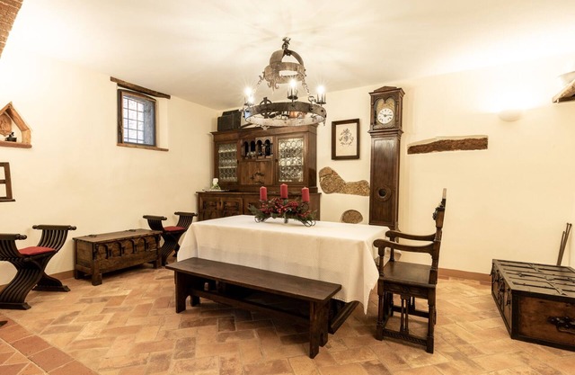 Residence Laura-Charming accommodation for 4 people in a farmhouse near Montepulciano