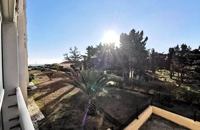 Residence Le Carlton - 2 rooms 4 beds PORT LEUCATE. Ref: 2CAR 128AC