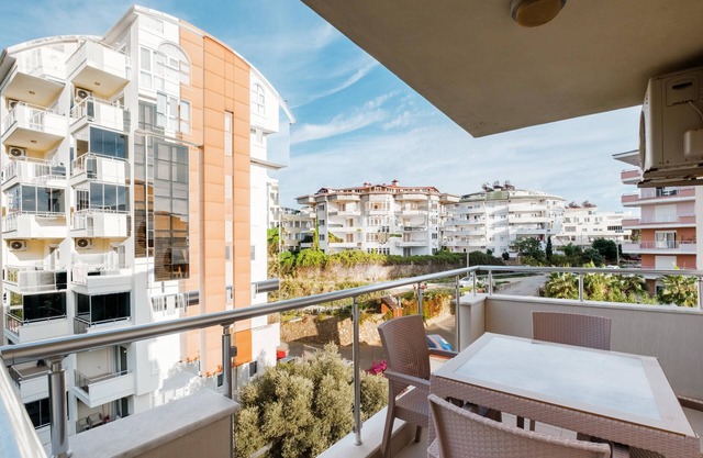 Residence w Pool, Terrace 5 min to Beach in Alanya