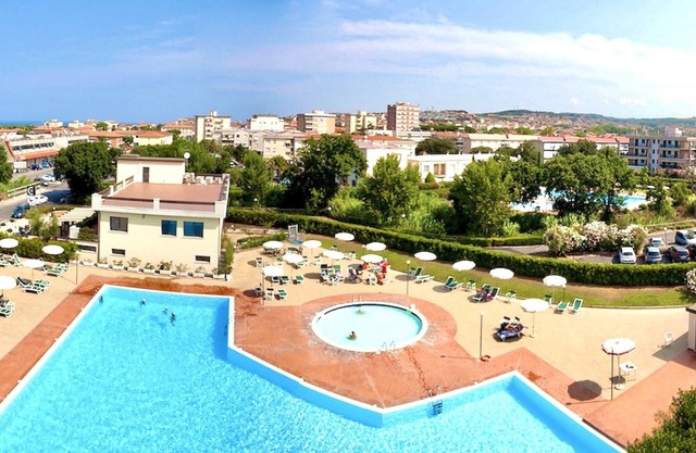 Residence with pool in San Vincenzo
