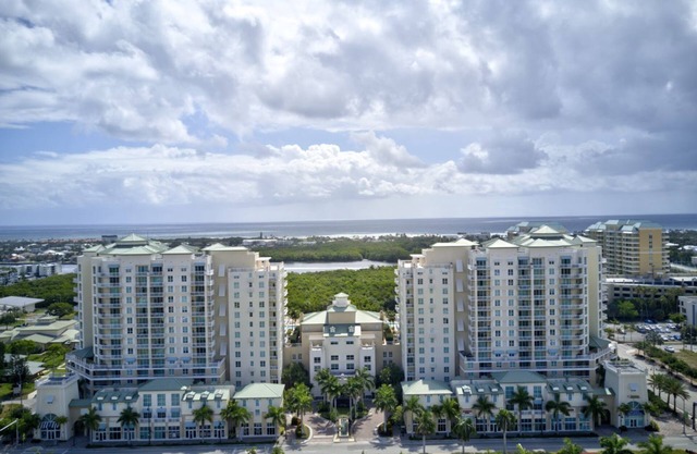 Resort style 1BR/1BA condo