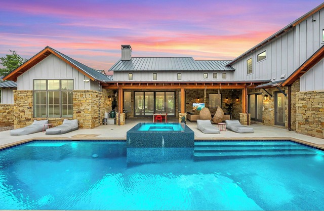 Resort Style Pool, Game Room, Indoor Sport Court!