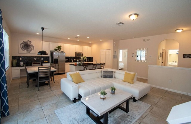 Resort Townhome 4BR, Private Pool, Near Disney