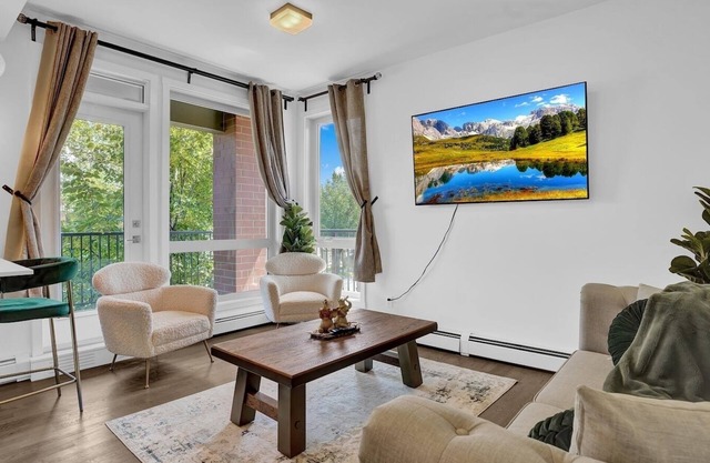 Restaurants, downtown life @17th+Mission #231750 #231750