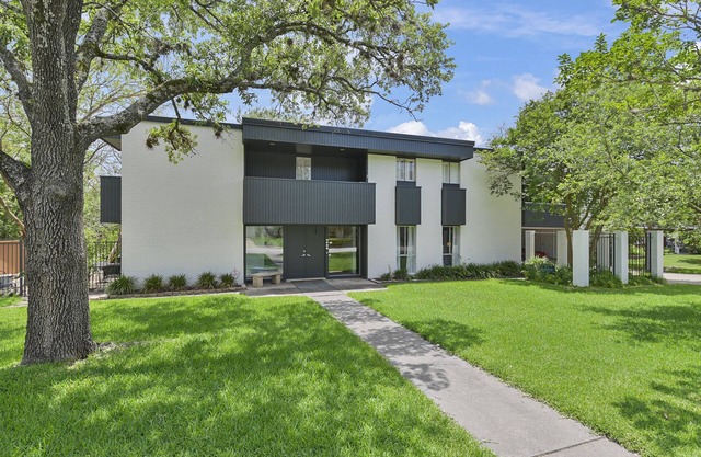 Reunion House: 6BR/4.5BA midcentury modern gem, 12 minutes from Kyle Field