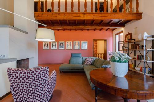 Riccimballa Luxury House