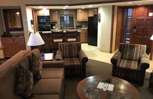 Ridge Tahoe Resort 2A, 2 master suites