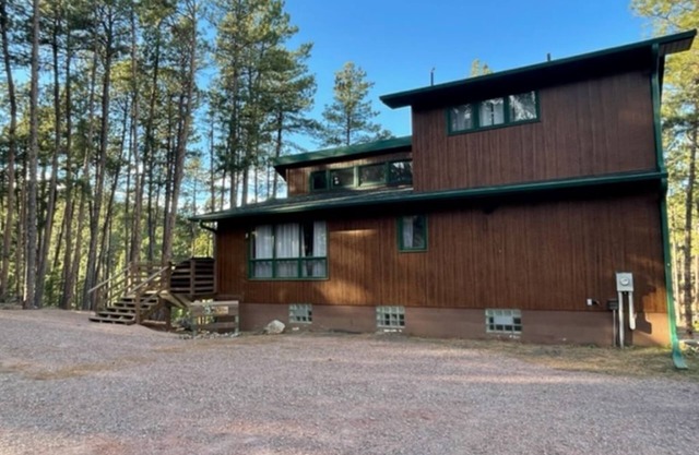Riley's Retreat Hot Tub and air conditioning!