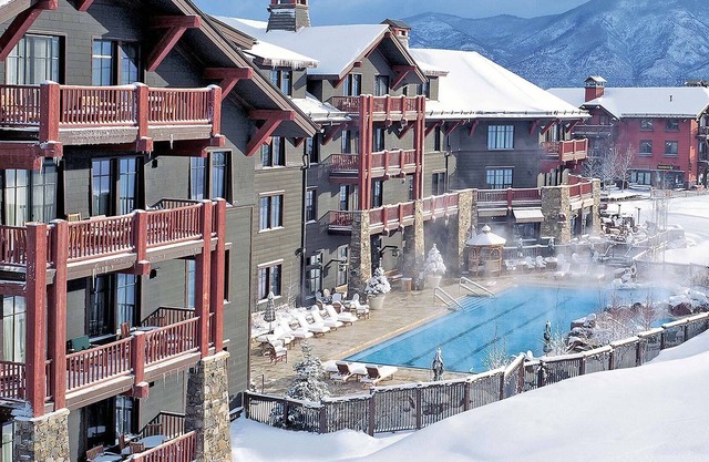 Ritz Carlton in Aspen- Ski-In & Ski-Out- Professionally Cleaned Condo- Sleeps 6
