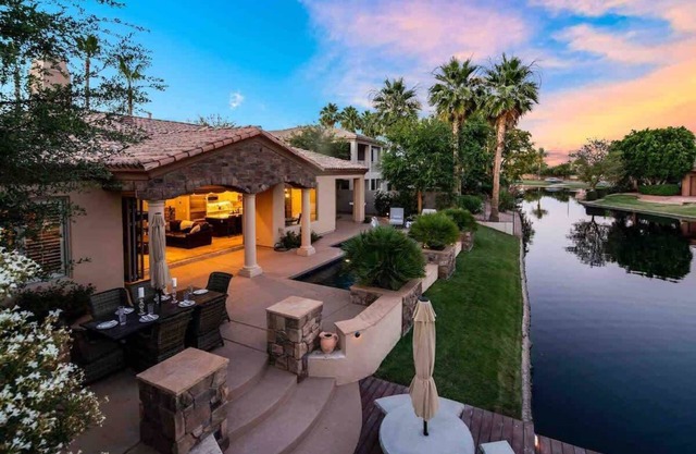 Ritz Ocotillo Home, Heated Pool included in price
