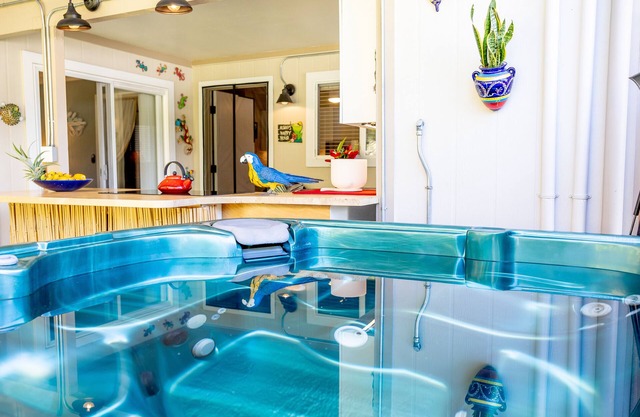 Rivendell Oasis-Peaceful garden setting with private hot tub close to waterfalls