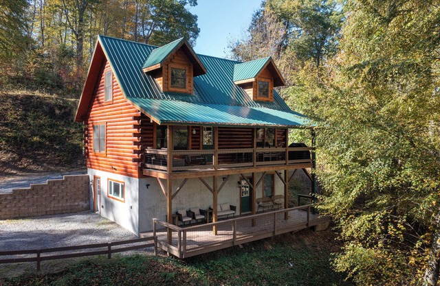 Riverfront-3 Luxury Homes on 500 Acres incl 5BR/3BA + 3BR/3BA + 2BR/2BA -Group B