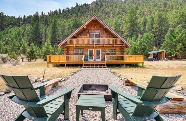 Riverfront Montana Log Cabin w/Mountain Views!