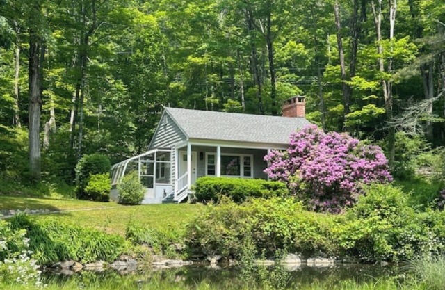 Riverfront Paradise with Stylish Cottage