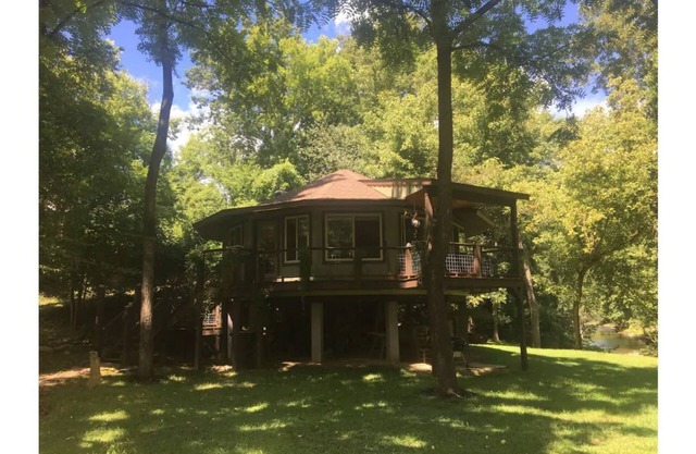 Riverfront! Private, short walk to town