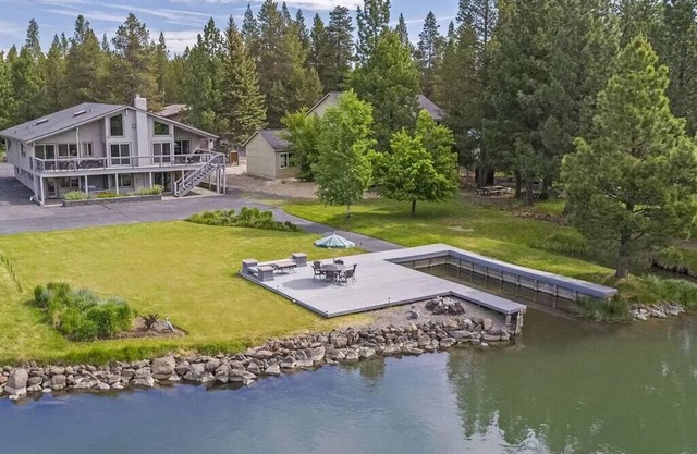 Riverfront Retreat | Deschutes