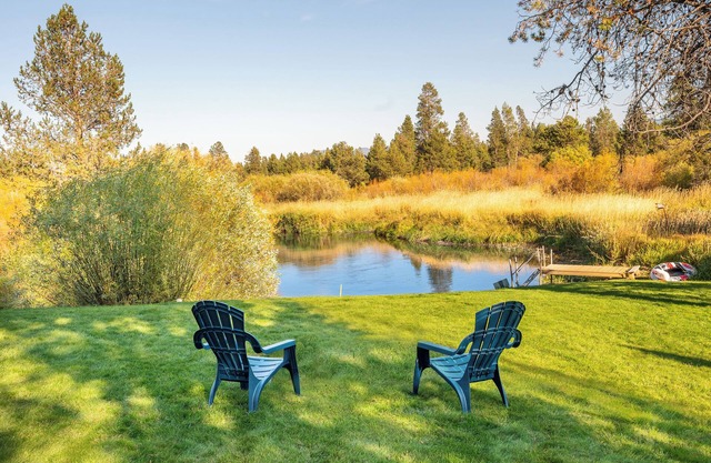 Riverfront Retreat/Hot Tub/Private Dock/Pet Friendly