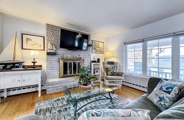 Riverfront Retreat w/Beach & Boat Access