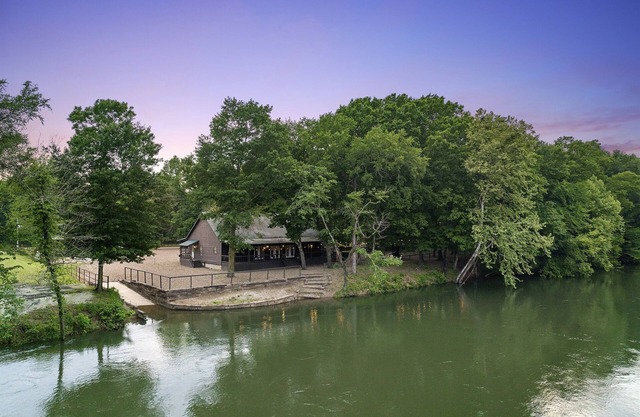 Riverhawk at Lazy River Retreat on Mt Fork River