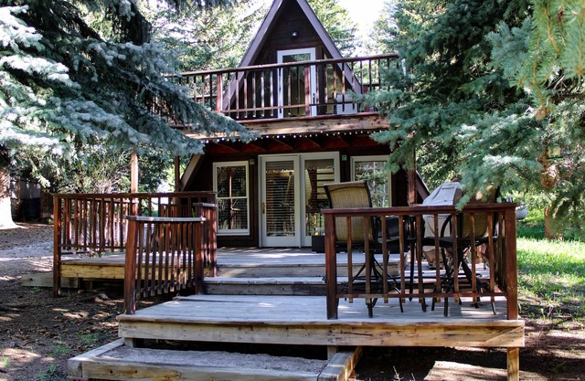 Riverside A-Frame Close to RMNP, 2 BDR King, 1 BTH, Autumn is the BEST season!