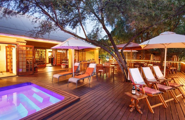 Riverside Lodge