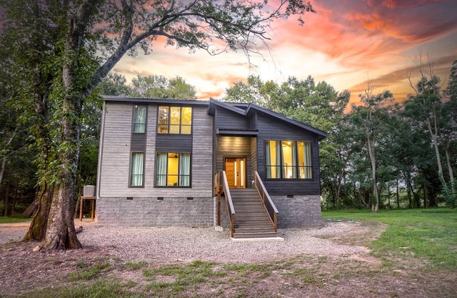 Riverside Retreat near Broken Bow - Hot Tub, Riverfront, Sleeps 14