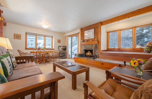 RMR: Columbine 1011 Condo in The Aspens/Wilson,WY