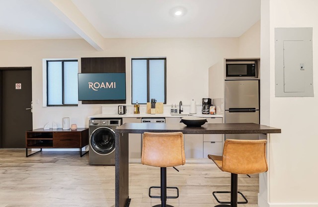 Roami at The Palace | 4 Bed Combo | 2 Units #25