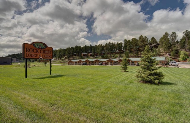 Rock Crest Lodge & Cabins
