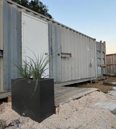 Rocking 40' Container