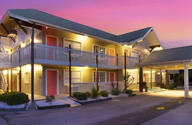 Rockledge Rooms and Rentals