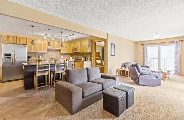 Rocky Mountain Escape with Vista View - Wildernest