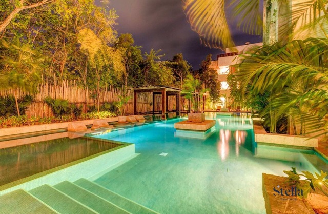 Romantic Getaway: Private Terrace & Pool