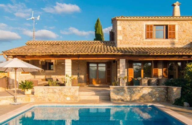 Romantic, rustic finca with great facilities.