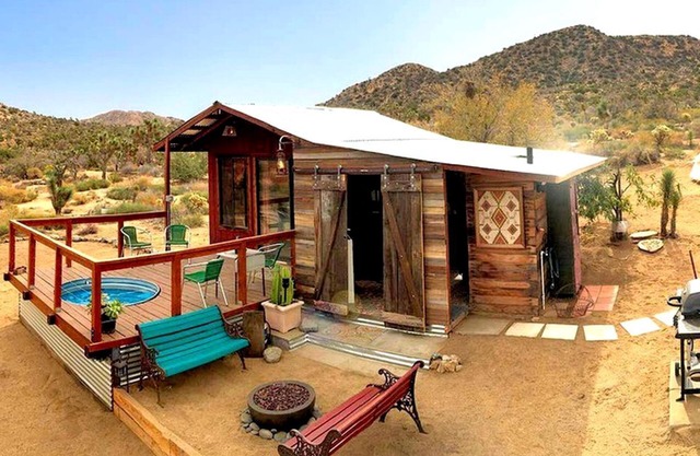Romantic Yucca Valley Cabin with Hot Tub